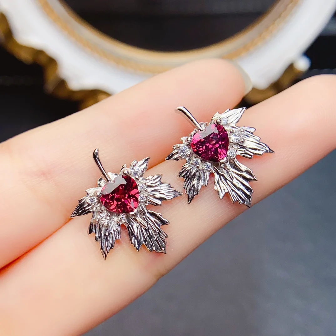 FS Fashion S925 Sterling Silver 6mm Natural Heart-shaped Garnet Maple Leaves Earrings Fine Charm Jewelry for Women MeiBaPJ