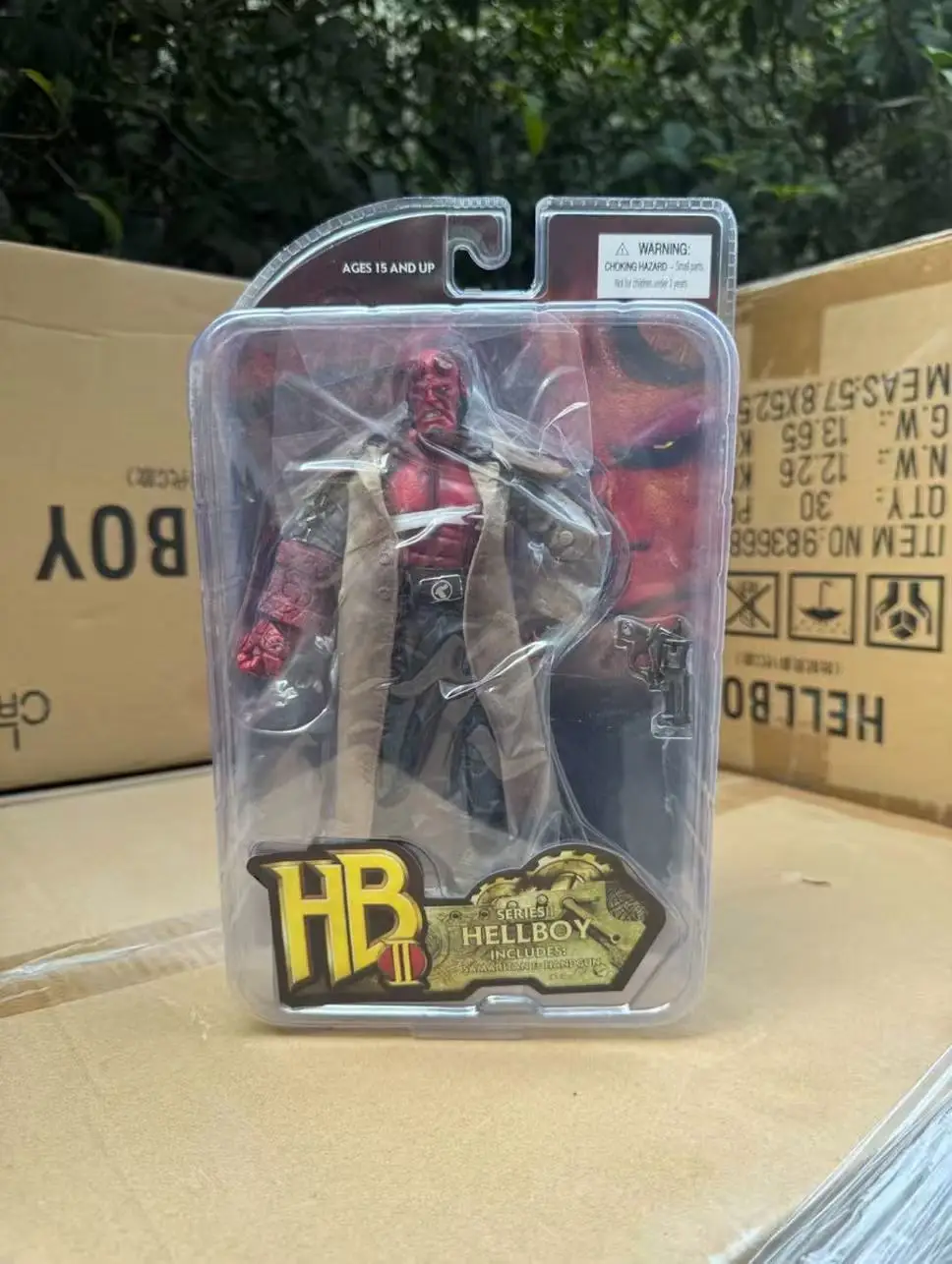 MEZCO Hellboy HELLBOY 7-inci Hands-on