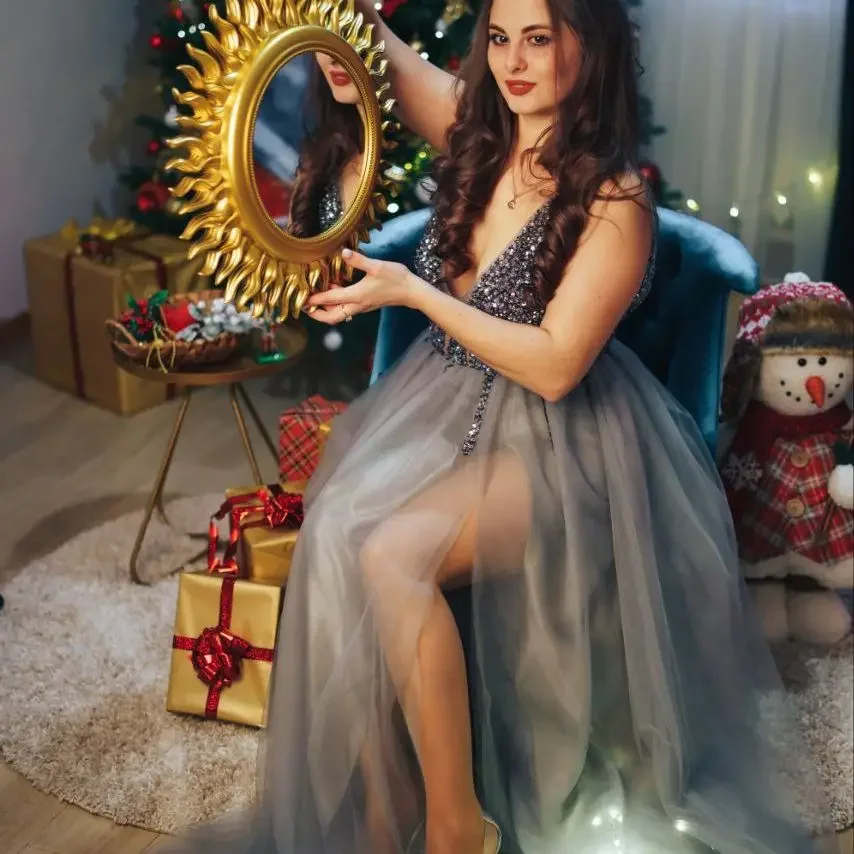 Sexy Romantic Beading Prom Dress Long V Neck Light Gray High Split Tulle Sweep Train Sleeveless Evening Gown A-Line Backless