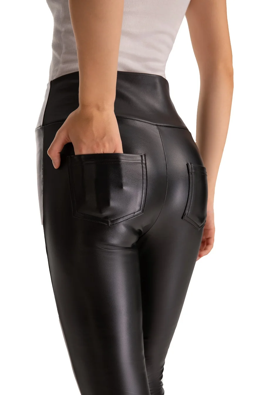 เลกกิ้งหนัง PU เอวสูงแบบด้าน - ความยาว 9/10 พร้อมกระเป๋า บุขนกำมะหยี่ กระชับสัดส่วน ช่วยเก็บหน้าท้องและยกกระชับสะโพก