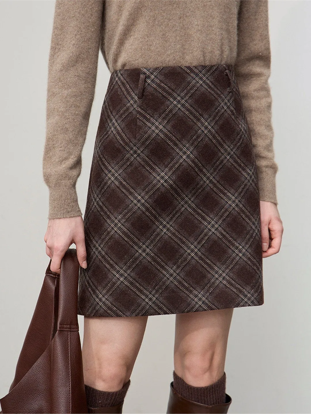 

Retro Plaid High Waist Woolen Skirt Slimming Autumn Winter College Style Commute Friendly Embroidered A-Line Skirt