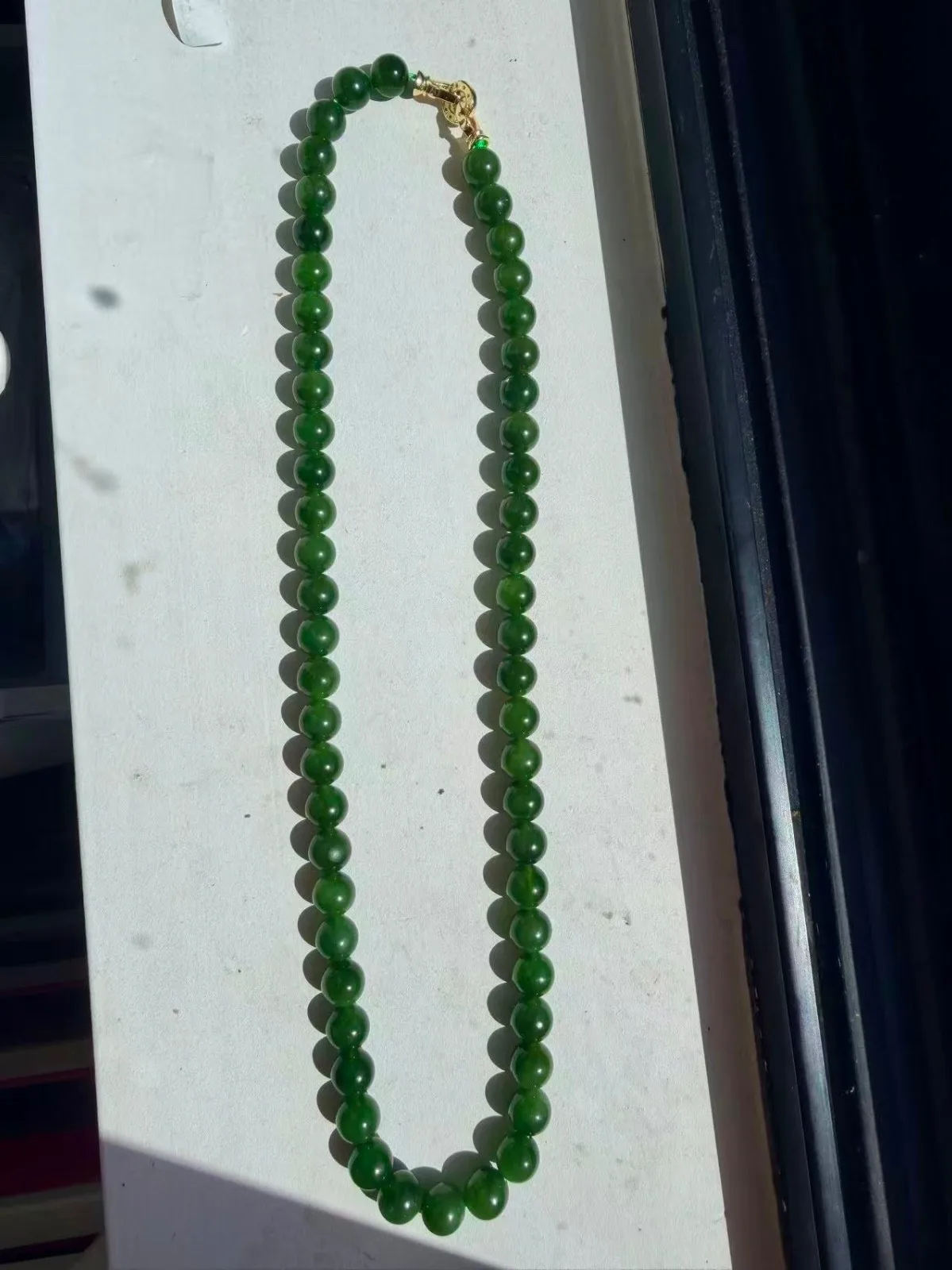 

AAA hetian jade Nephrite necklace 8m Russian spinach green cats eyes Hetian jade Nephrite spinach meat
