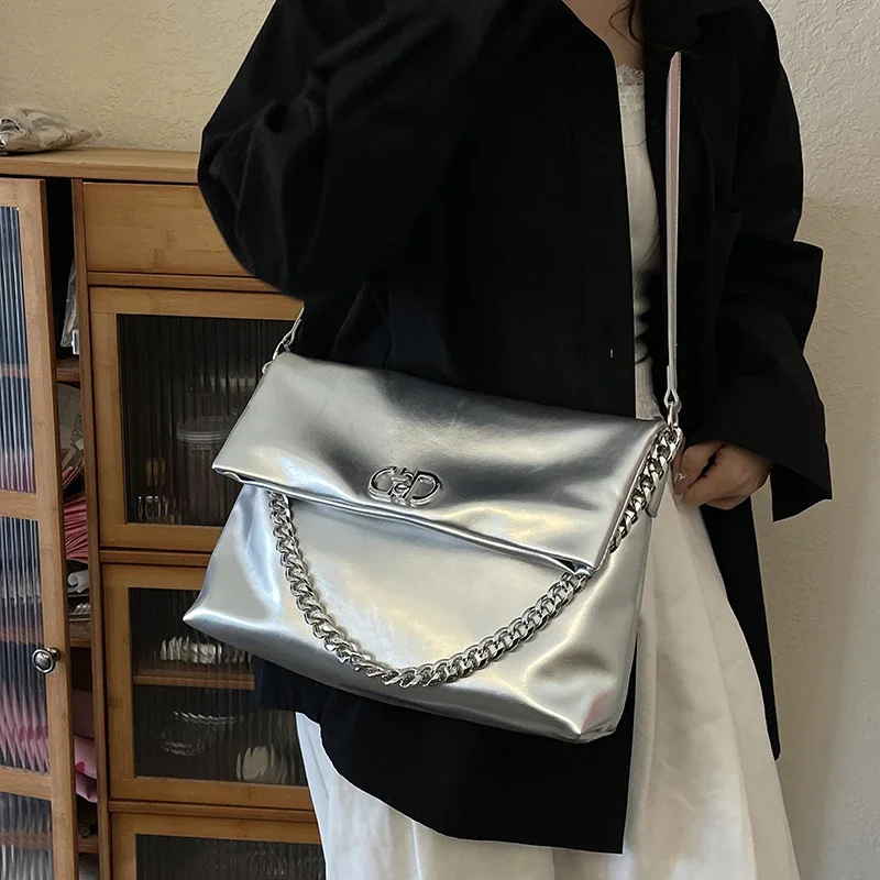 

Luxury High-End Minimalist Unique Crossbody Bag for Stylish Women with Vintage Fashionable Design and Large Capacity