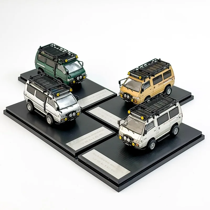 AM 1/64 Mitsubishi Delica 4X4 Gemodificeerde Off-road Van Legering Speelgoed Motorvoertuig Diecast Metalen Model Geschenken