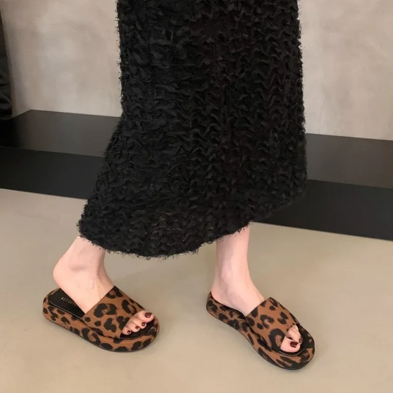 

Summer Women's Shoes Fashion Leopard Print Platform Slippers for Woman Comfort Vacation Casual Shoe Designer Shoes Zapatos Mujer