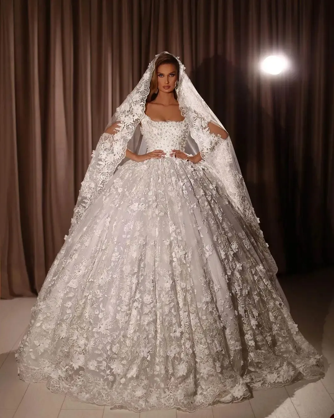 Custom Gorgeous Ball Gown Wedding Dresses 2026 Pearls Appliques Strapless Sleeveless Bridal Gowns Prom Dresses Vestido de novia