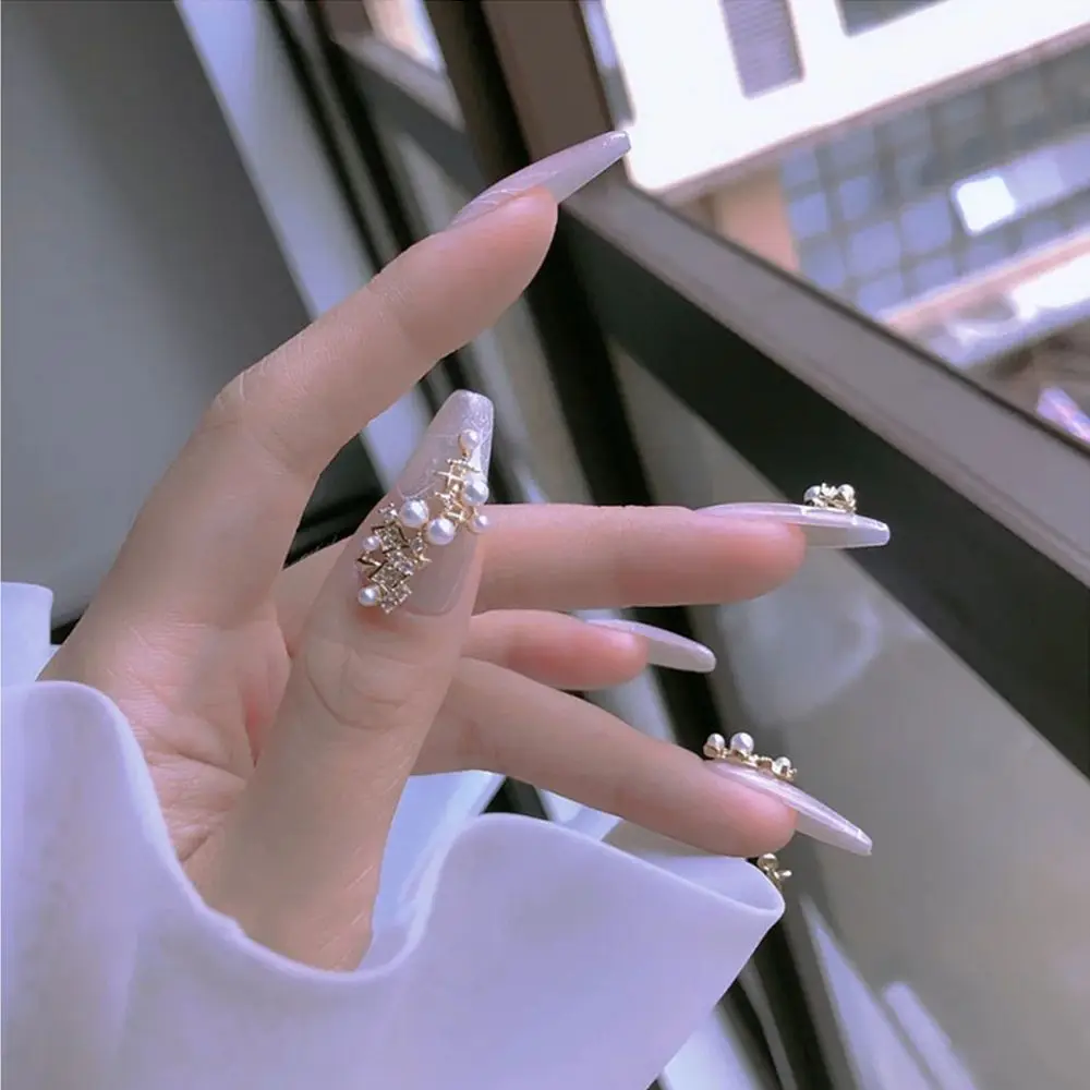 ハート蝶マニキュアアクセサリーネイルアート装飾ハートネイルジルコンジュエリー合金ペンダントチェーン弓ネイルラインストーン