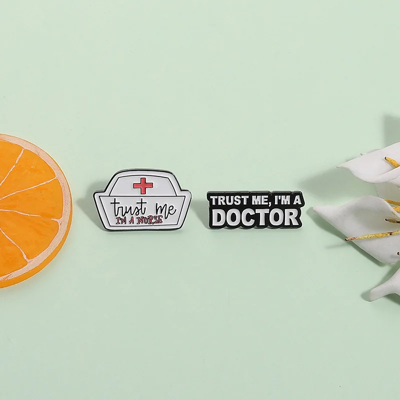 بروش ممرضة الطبيب، رسوم متحركة إبداعية، شارة معدنية طبية رائعة "أنا طبيب/ممرضة"، إكسسوارات حقيبة ظهر للملابس