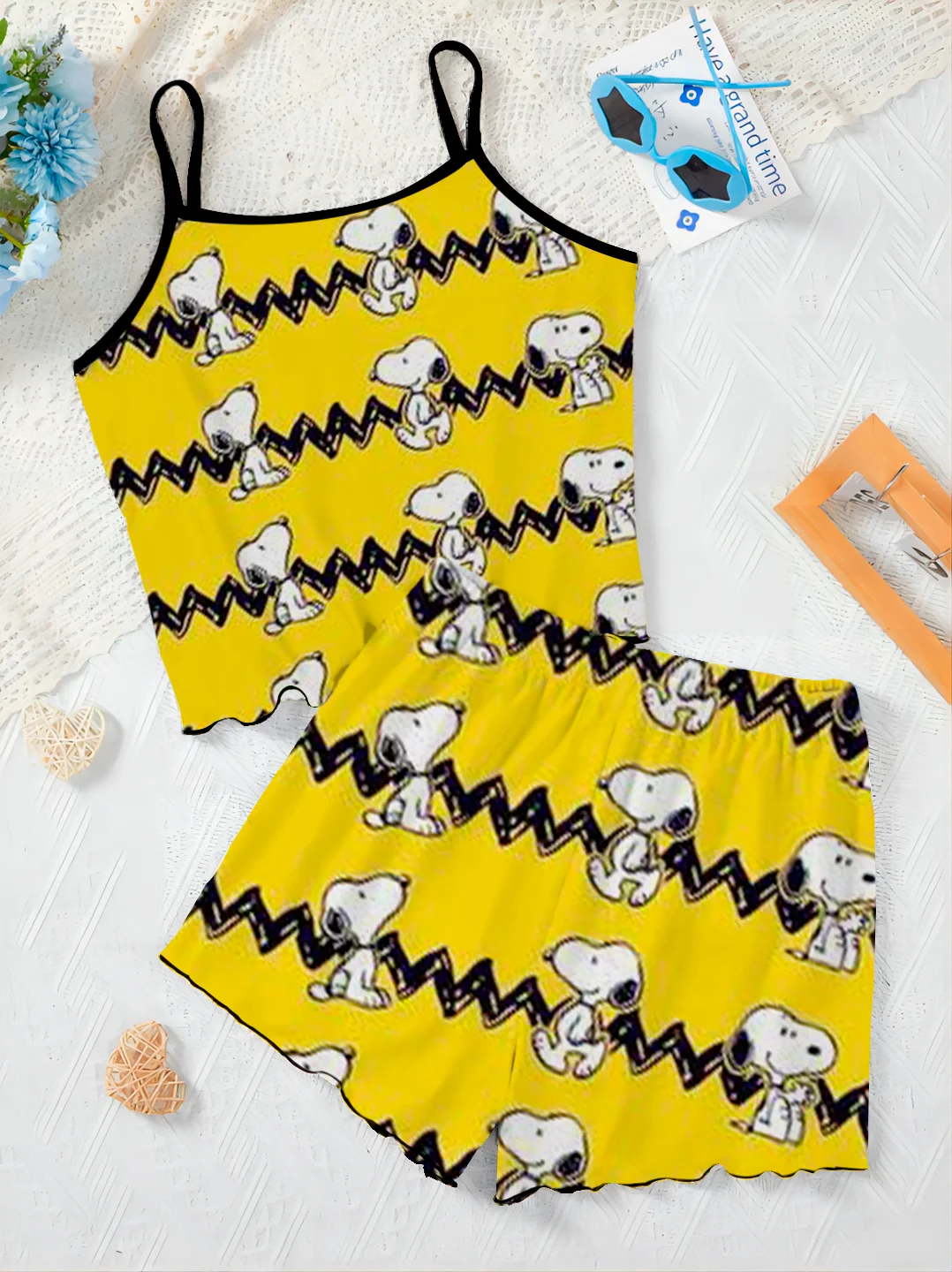 Conjunto elegante de duas peças para mulheres, vestido de deslizamento, camiseta, saia de pijama, Snoopy Top, guarnição de alface, calça curta e chique