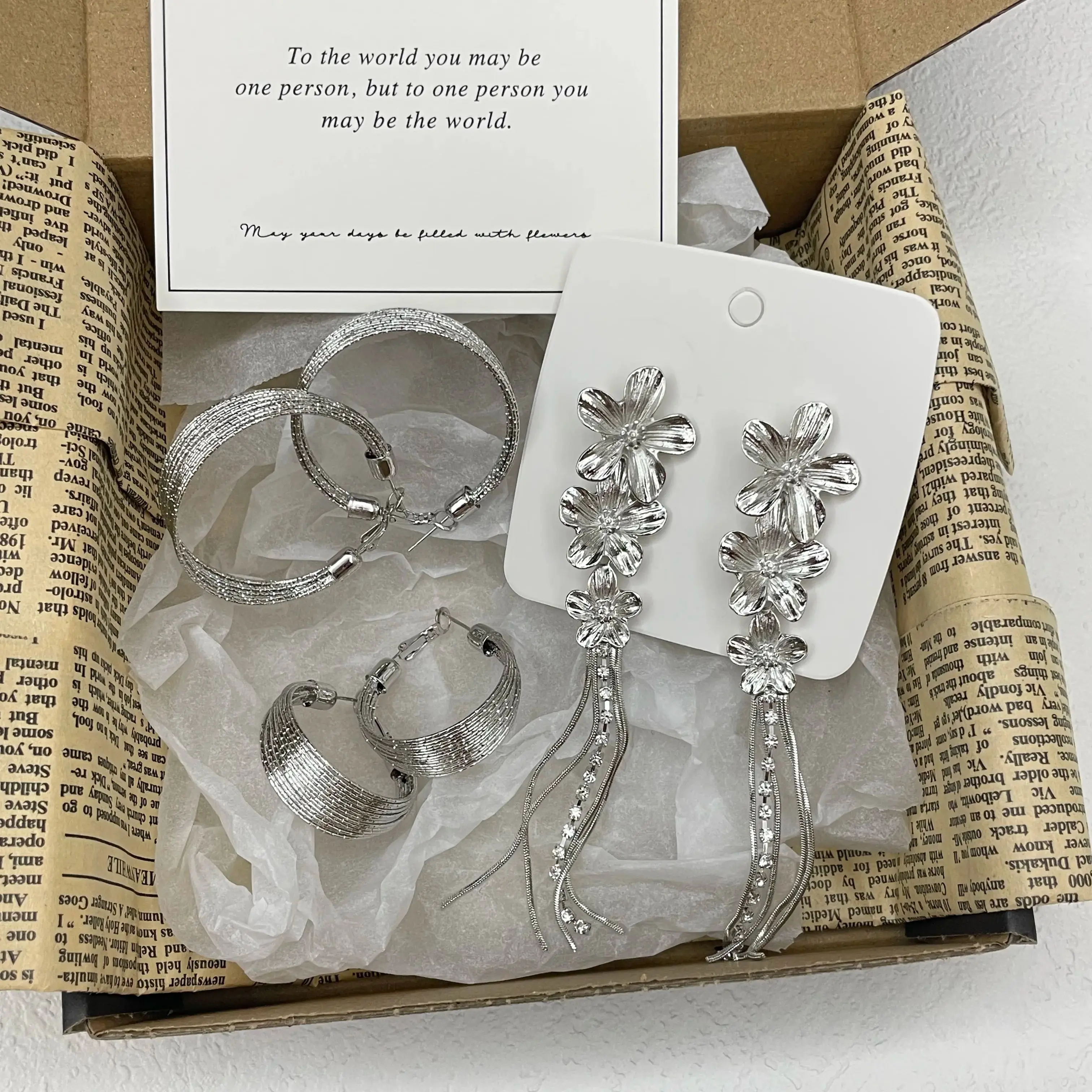 

Women's Exaggerated Long Metal Flower Tassel Earrings, French Retro Vintage Drop Earrings, Face Slimming Large Hoop Earring gift