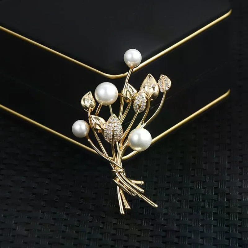 Fashion Plant Shaped Leaf Pearl Brooches Women Clothing Coat Jewelry Party Accessries Gifts