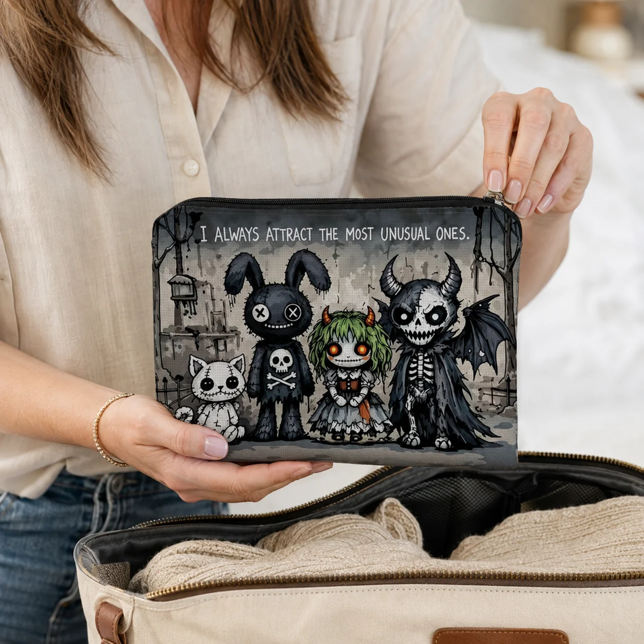 Creepy Gothic Doll Canvas Makeup Bag Dark Spooky Character Print Cosmetic Pouch Halloween Portable Toiletry Organizer Purse