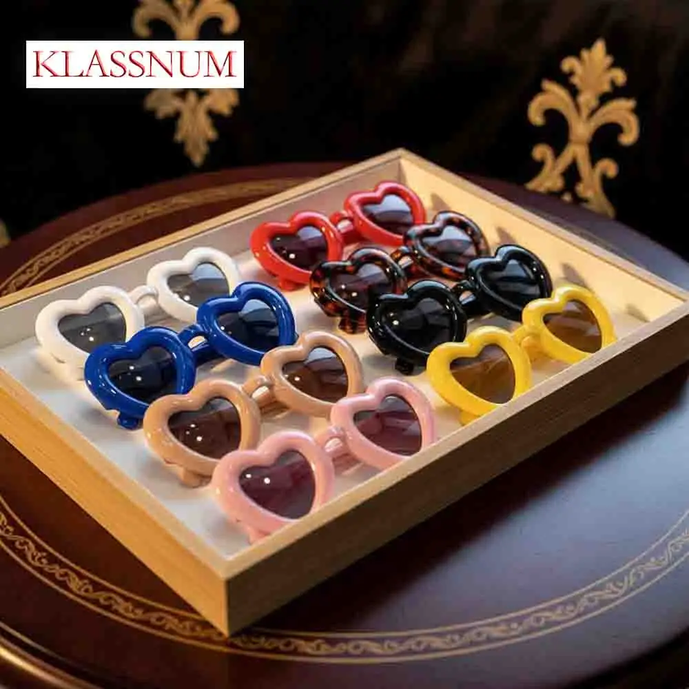 

Heart Sunglasses for Kids Cute Bread Shape Thick Frame Children's Eyeglasses Vintage Babys Shades Outdoor Summer Beach Eyewear