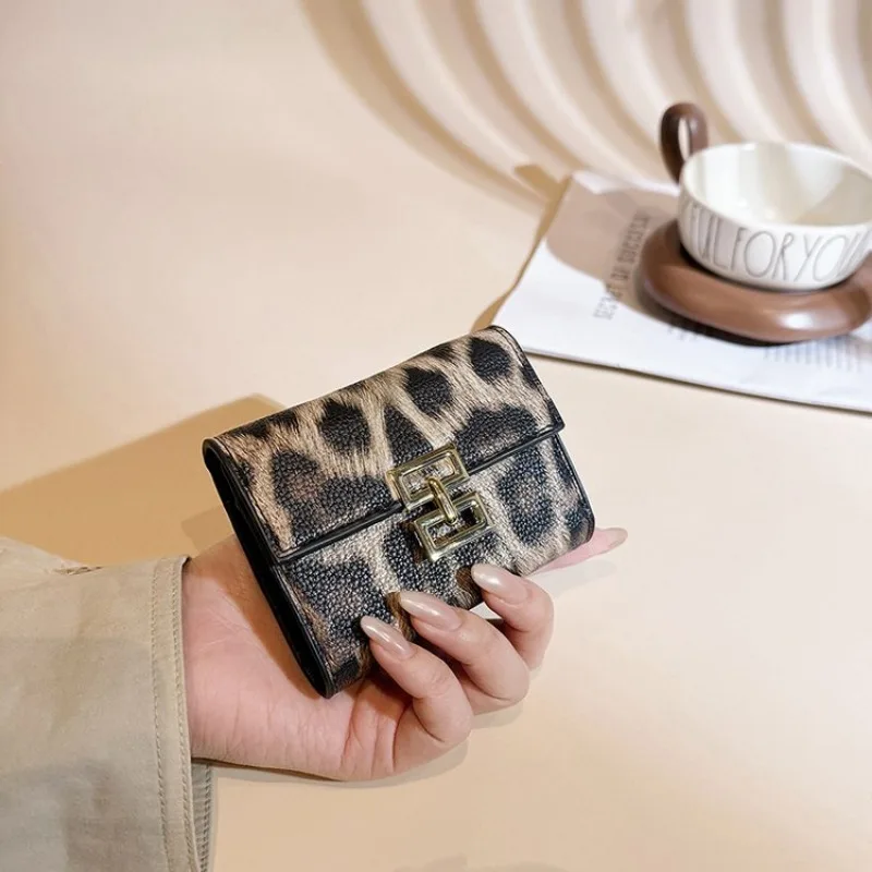 

Elegant Commuting Handbag, Portable, Durable, Fashionable, Ladies' Campus Style, Practical, Daily Use Wallet