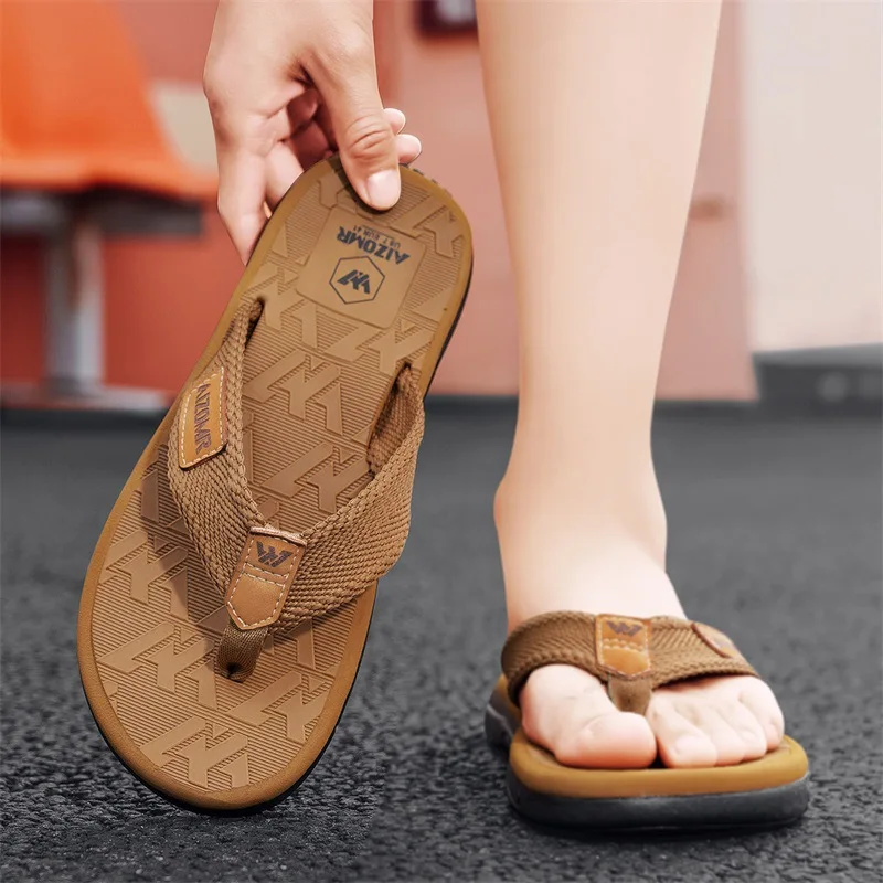 

Mens Summer Breathable Sandals EVA Lightweight Flip Flops Sports Style Comfortable Anti-Slip Beach / City Walk Shoes