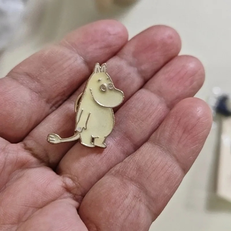 Metalowa broszka Muminki, urocza, niszowa, kreatywna przypinka, modna ozdoba do klapy, do plecaka, ubrań, piórnika, akcesorium do noszenia.