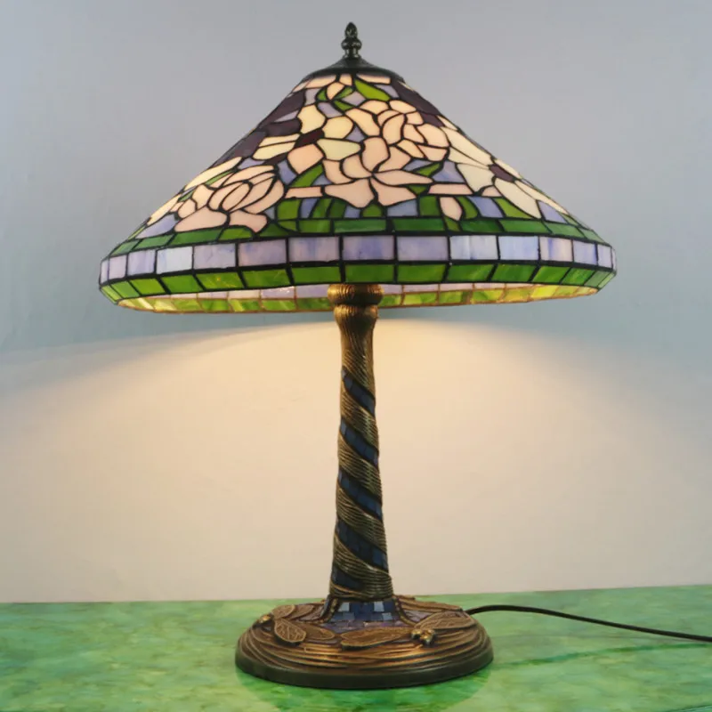 Króliczek Tiffany szklana lampa stołowa LED kreatywny Retro Dragonfly lampka na biurko modna dekoracja do domu salon sypialnia nocna