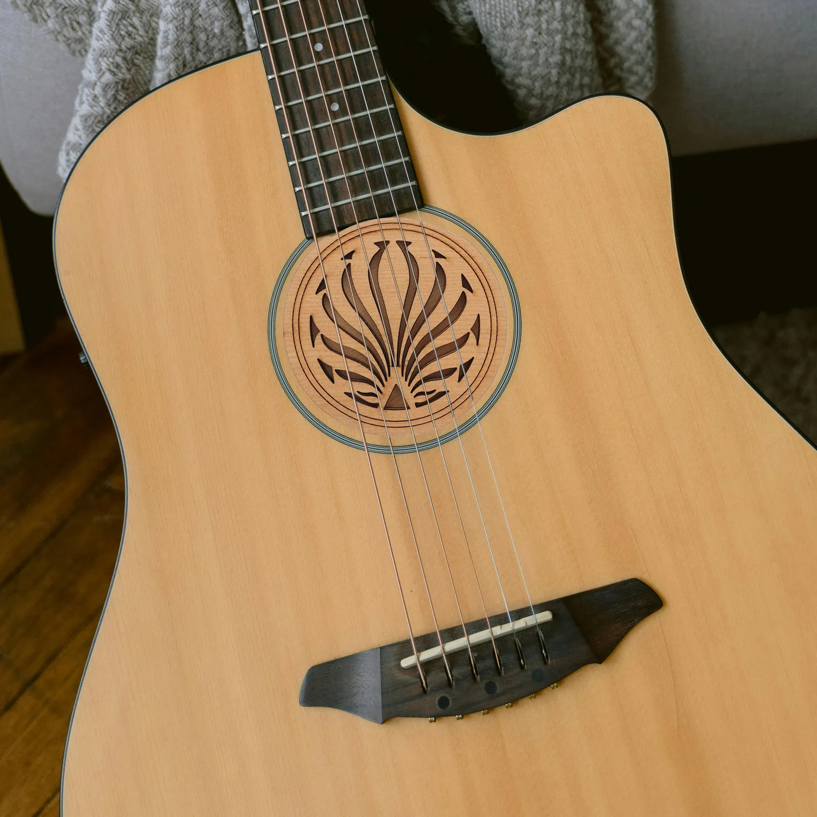 

Guitar Feedback Cover Acoustic Sound Hole Plug Premium Wood Construction Control Resonance Performance Pattern