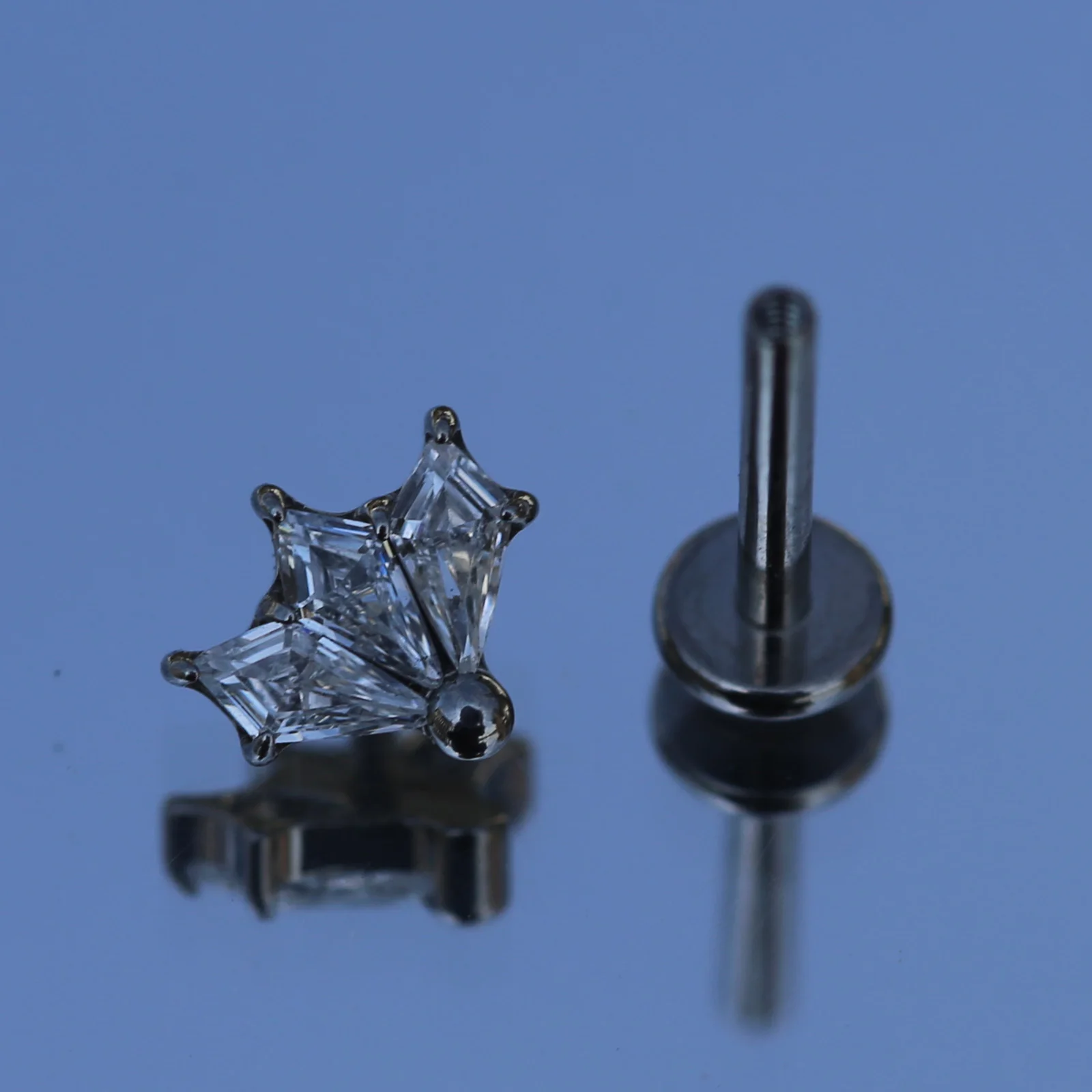 16G Solid Titanium Labret Piercing Stud Internal Thread CZ CLuster for Forward Helix Conch Daith Tragus Earlobe Piercings