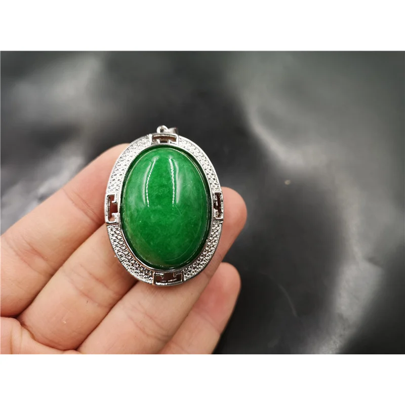 Vacuum Plating Inlaid Yang-Shaped Dry Green Tielongsheng Oval Jade Pendant