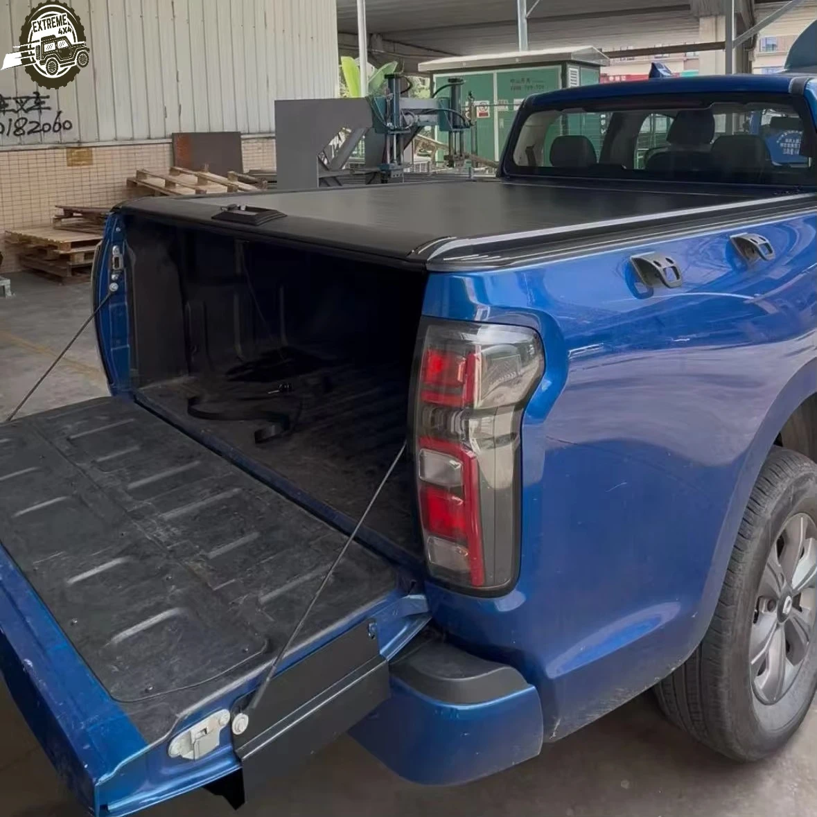 

Steel Waterproof Retractable Electric Tonneau Cover for Pickup Truck Beds with Roll-Up Design