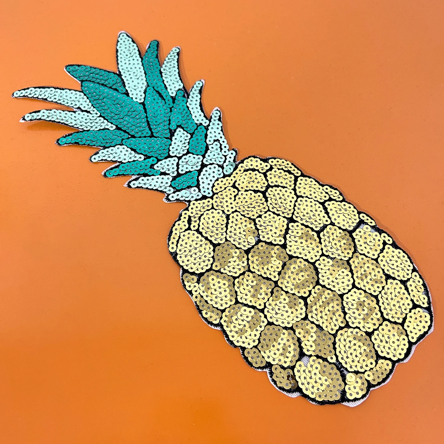 Einteiliger Pailletten-Ananas-Stickerei-Aufnäher, kreativer Obst-Aufbügler für Kleidung, Taschen, DIY-Mode, Bekleidungszubehör