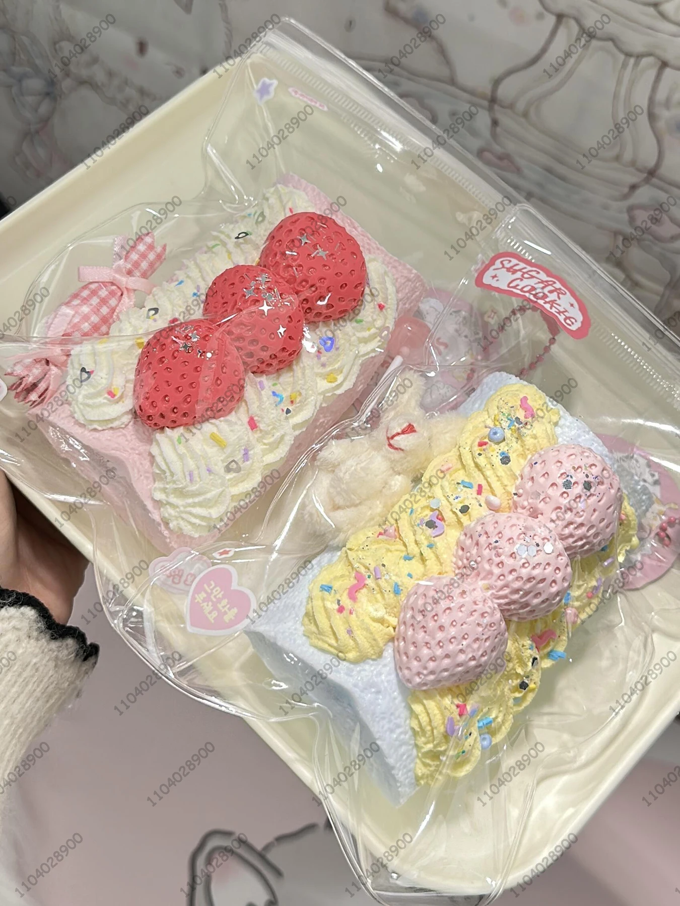 イチゴスイスロールタバスクイーズマカロンカラースクリームケーキロールスクイーズトイもちトイ抗ストレスリリースハンドリラックスギフトトイ