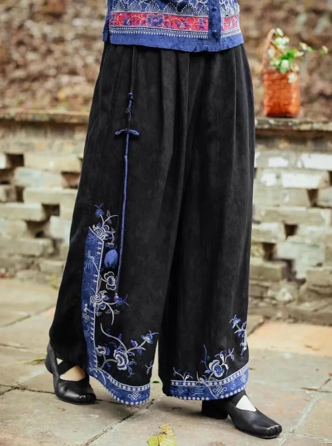 New Black Jacquard Women's Pants Chinese Style Embroidered Elastic Waist Skirt Detail Vintage Loose Wide Leg Linen Trousers