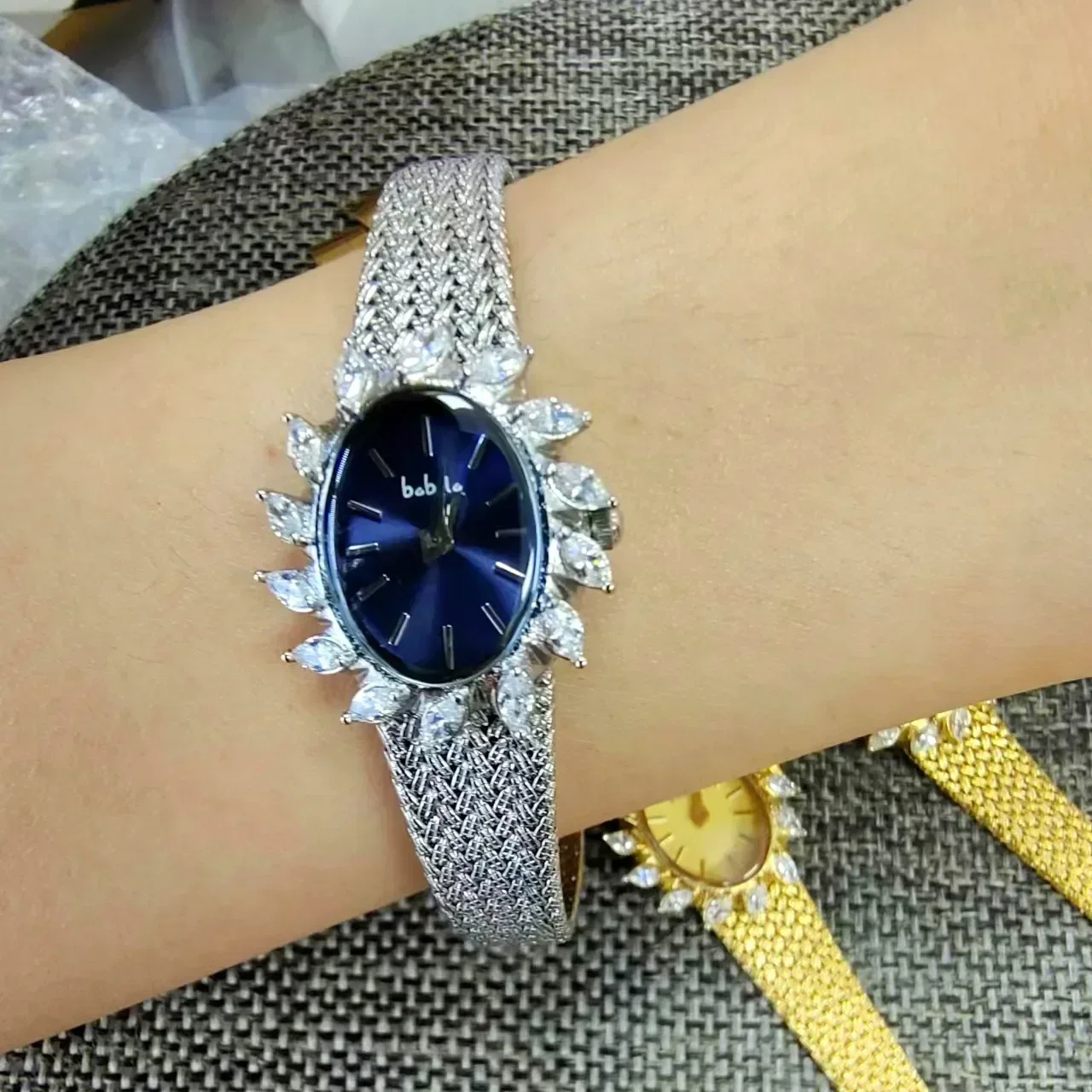 2024 orologio da donna Diamond Vintage Luxury Elegant Gifts to Lovers cinturino in ottone placcato oro 24K quarzo di alta qualità