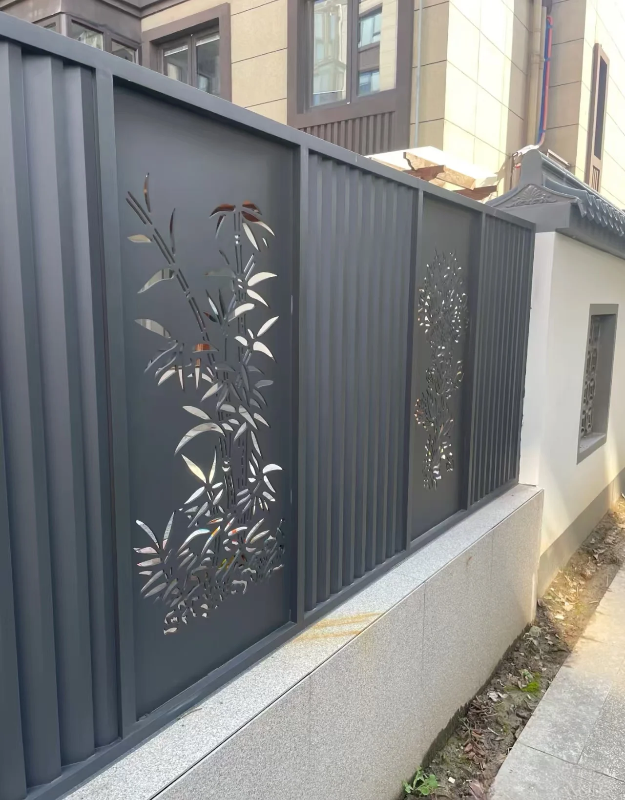 Customization Contemporary White Aluminum Balustrade for Modern Villa Railings and Balconies