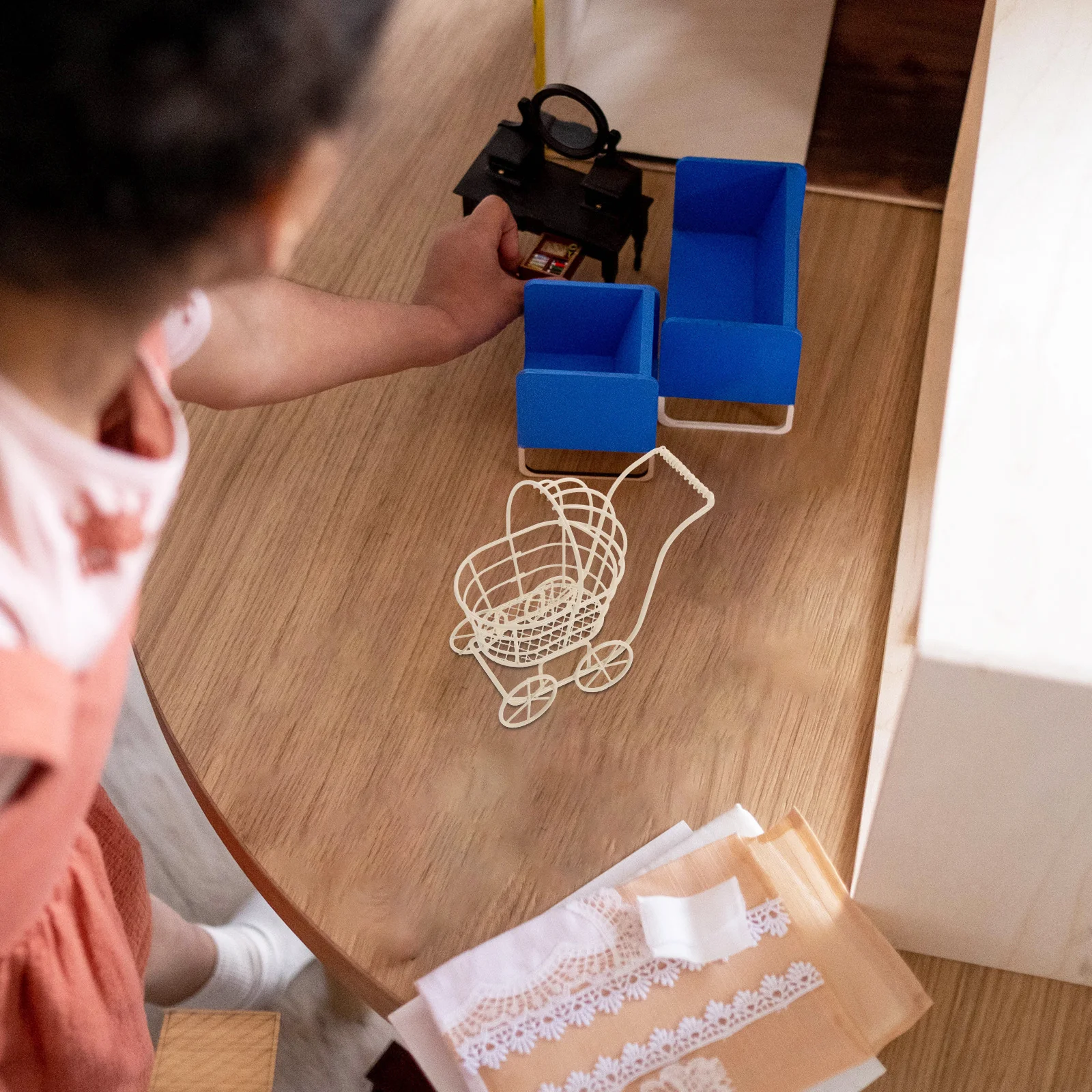 

3 шт., мини-металлическая проволока, детская коляска, элегантный прочный кукольный домик, мебель для гостиной, аксессуары для коляски, детские игровые коляски