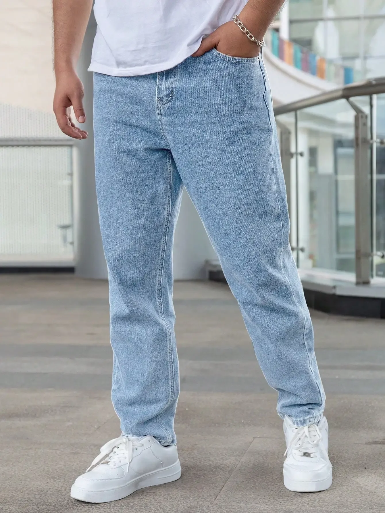 

Slim-Fit Skinny Men's Stretch Jeans - Minimalist Trendy All-Season Wear