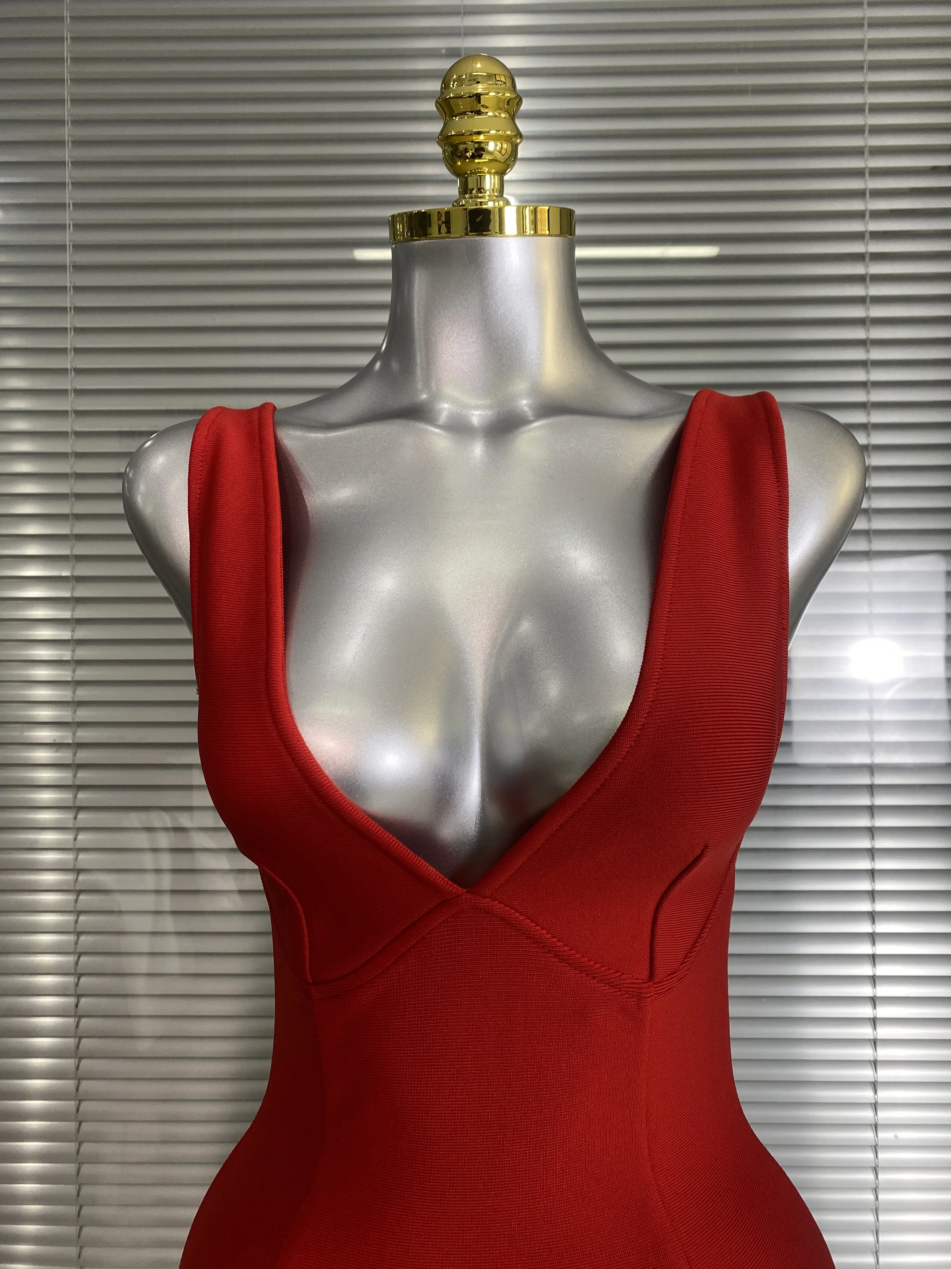 Brand New 2025 Sexy Women Deep V Neck Backless Red Bandage Dress Celebrity Knitted Elegant Bodycon Party Maxi Dress