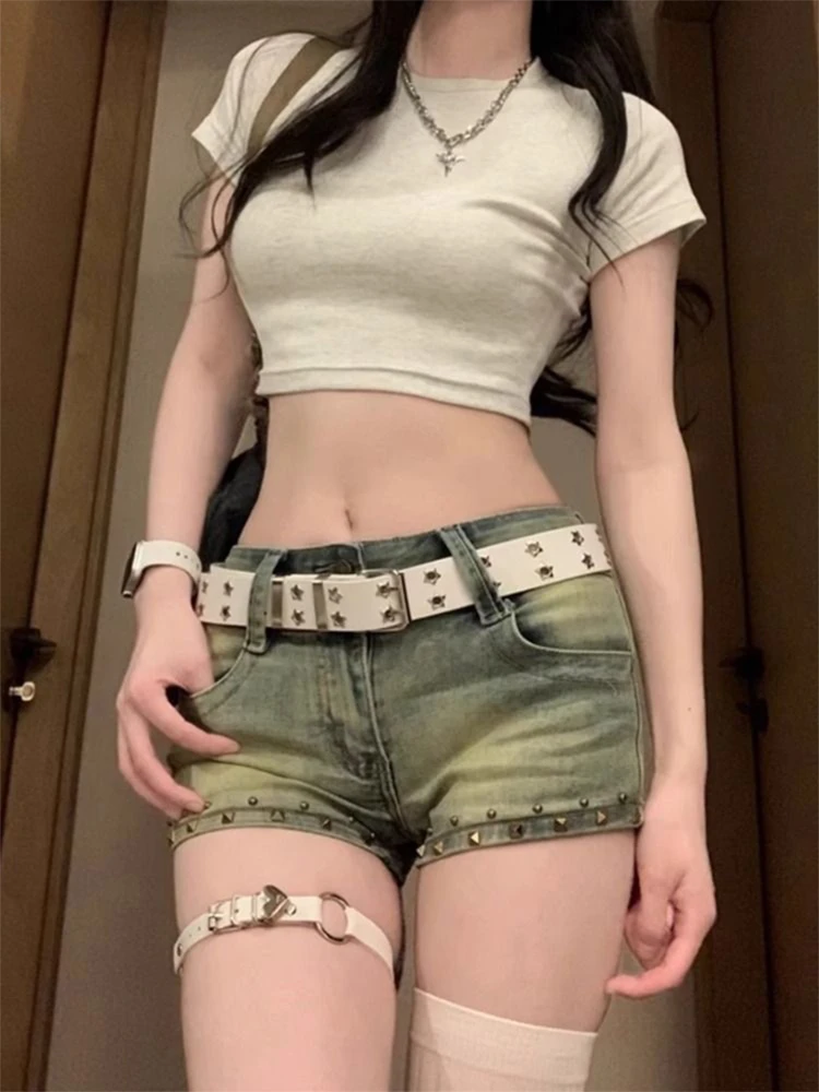 กางเกงยีนส์ขาสั้นเอวต่ำสไตล์เรโทรอเมริกัน ดีไซน์สำหรับฤดูร้อน ช่วยให้ดูผอมเพรียว ทรงขาตรง