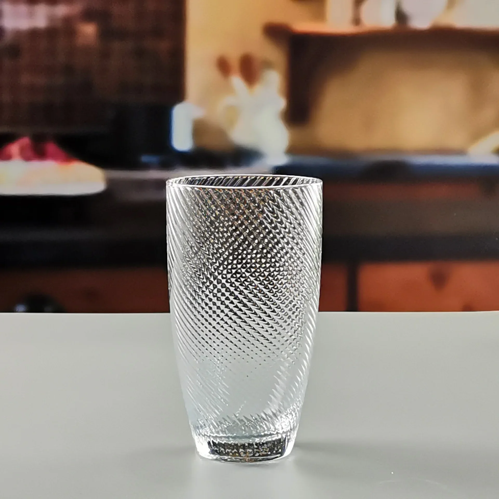 

Creative button patterned glass with a premium feel and exquisite home art style. Juice twill beverage cups and water cups