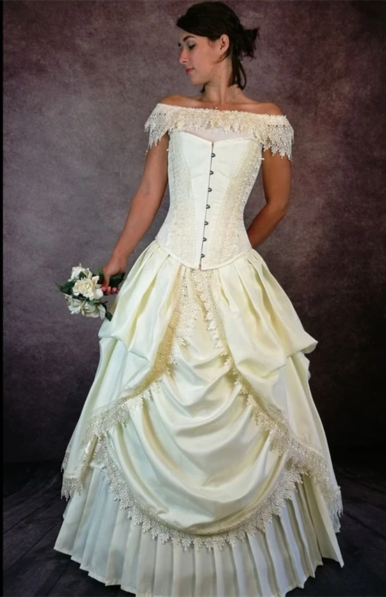 Ivoor Victoriaanse Trouwjurk Boothals Korte Mouwen Gothic Bridal Baljurk Pleats Ruches Floor Lengte Land Robe De Mariee