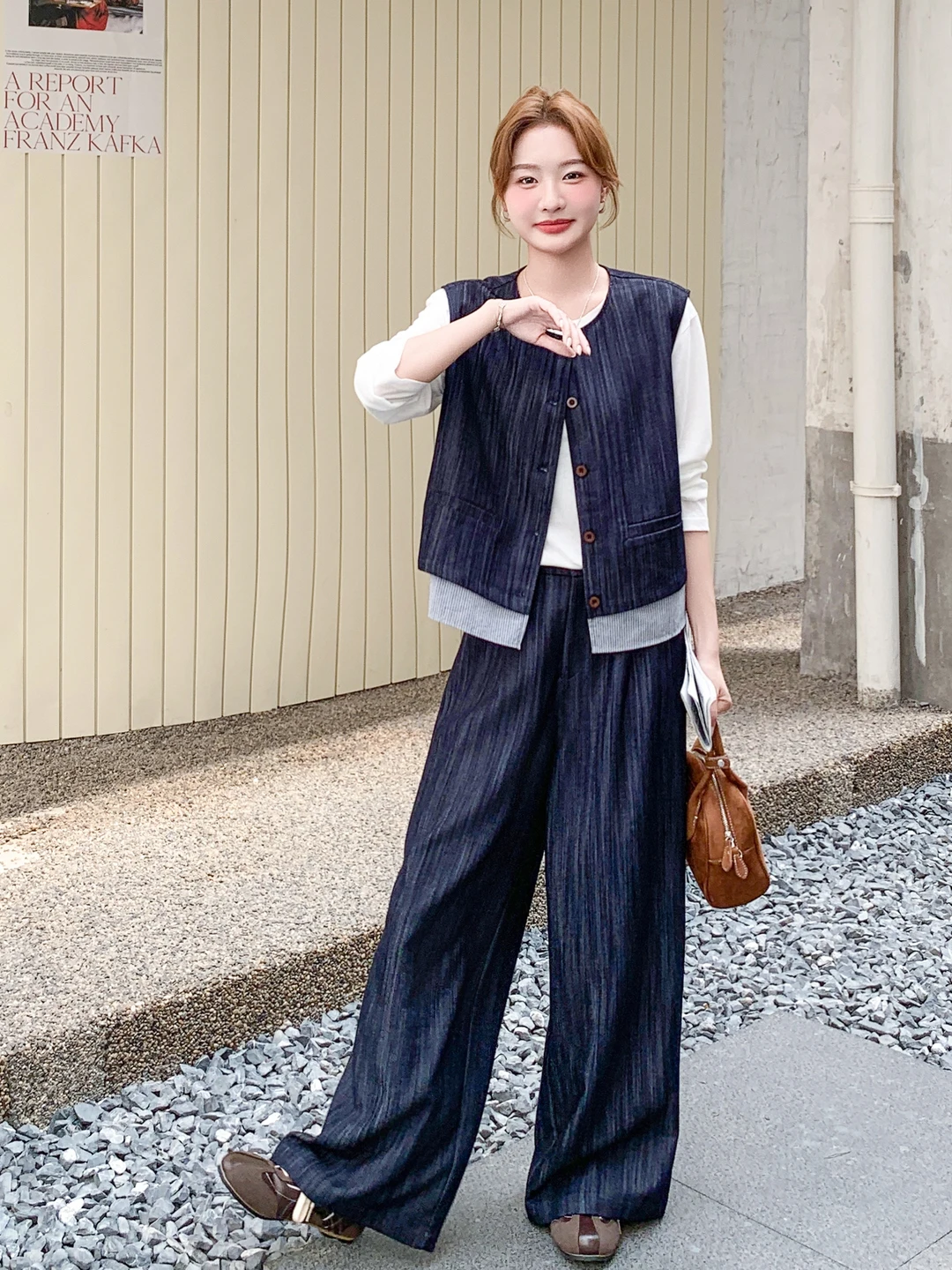 

Fashionable Commuter Simple round Neck Vest Wide Leg Pants Set Women's 2026 Spring Autumn High Slimming Korean Version Two-Pi...