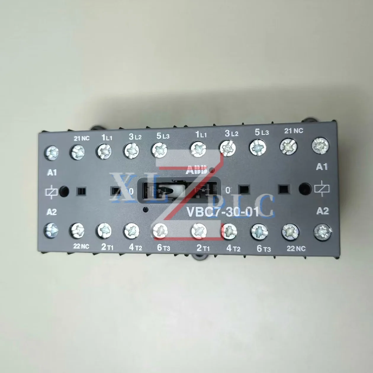 VB7-30-01 24V nieuwe originele hulpcontacten