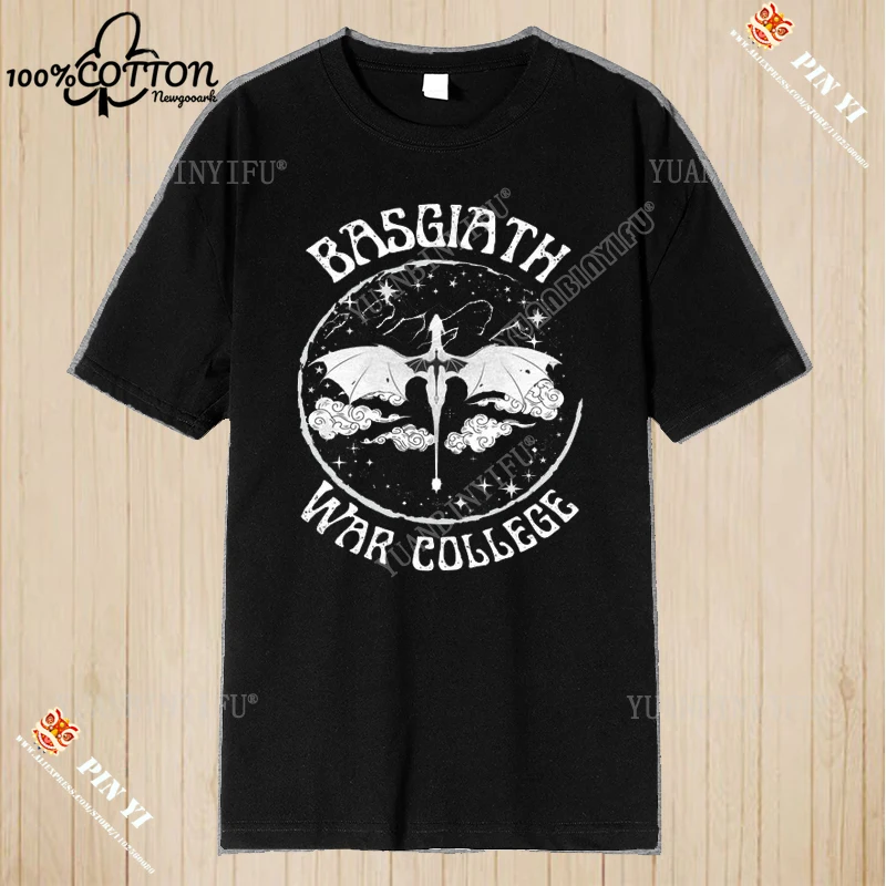

Новый стиль, классическая футболка Fourth Wing Basgiath War College Bookish с принтом, 100% хлопок, с круглым вырезом, с короткими рукавами, твиар