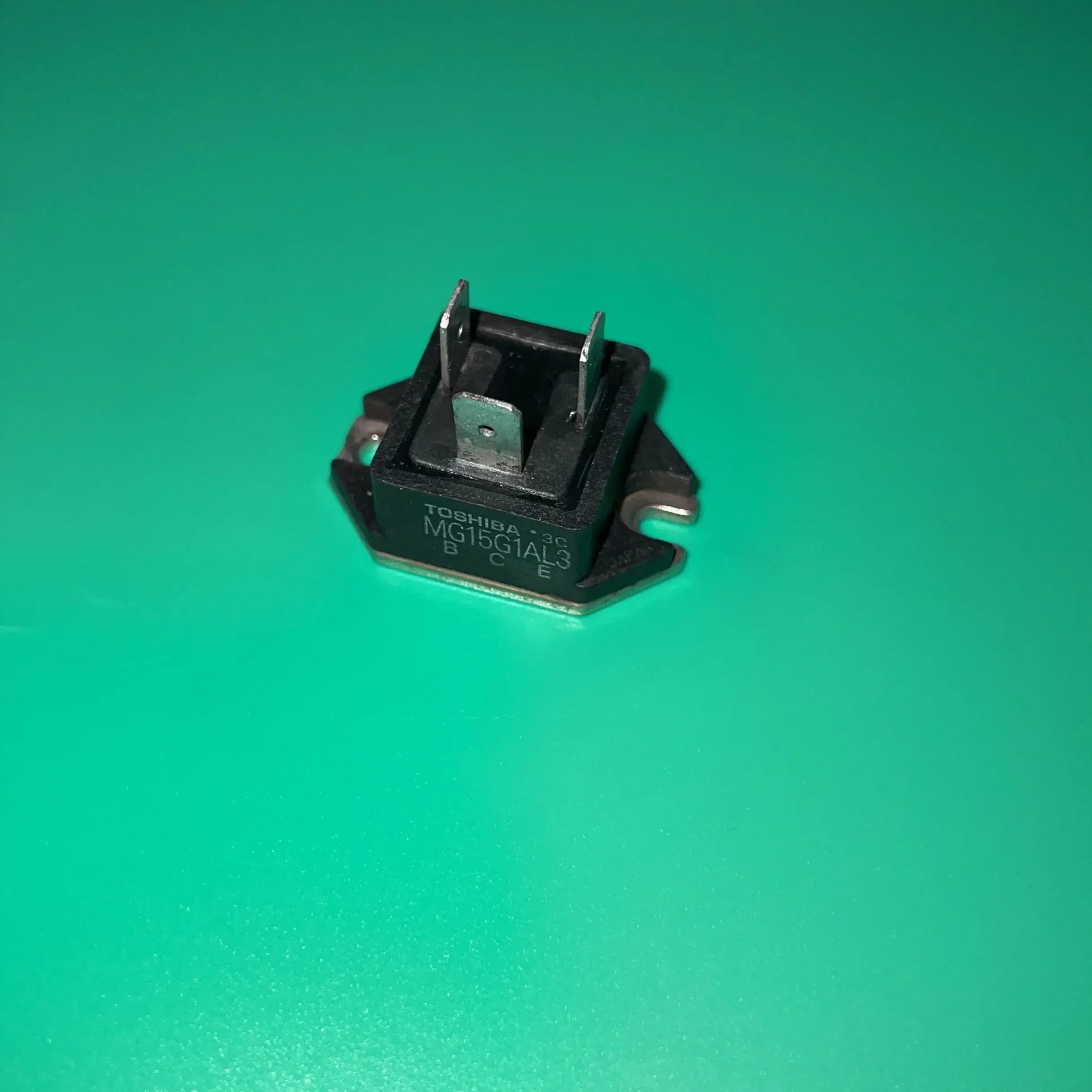 MG15G1AL3 DIP3 15A 450V MG15G1AL 3 وحدات الترانزستور N قناة IGBT مفتاح الطاقة العالية MG15G1 AL3 MG15G 1AL3 MG 15G1AL3 15G1AL