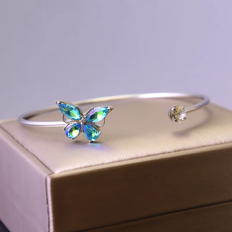 Fashion Small Animal Hand Ornament Bangle Simple Elegance for Women Inlay Drill Butterfly Open Mouths Bracelet Paty Jewelry Gift