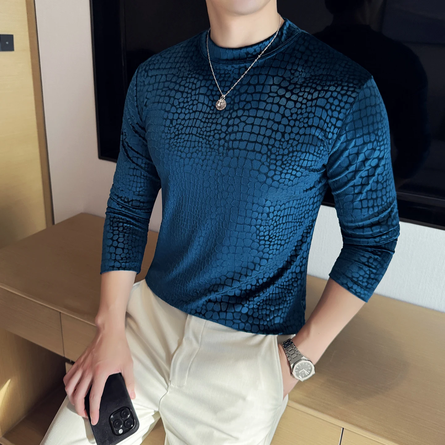 

Золотые бархатные мужские зимние футболки с длинным рукавом, модные мужские футболки со змеиным узором, облегающие мужские футболки, повседневные базовые футболки Homme 4XL-M