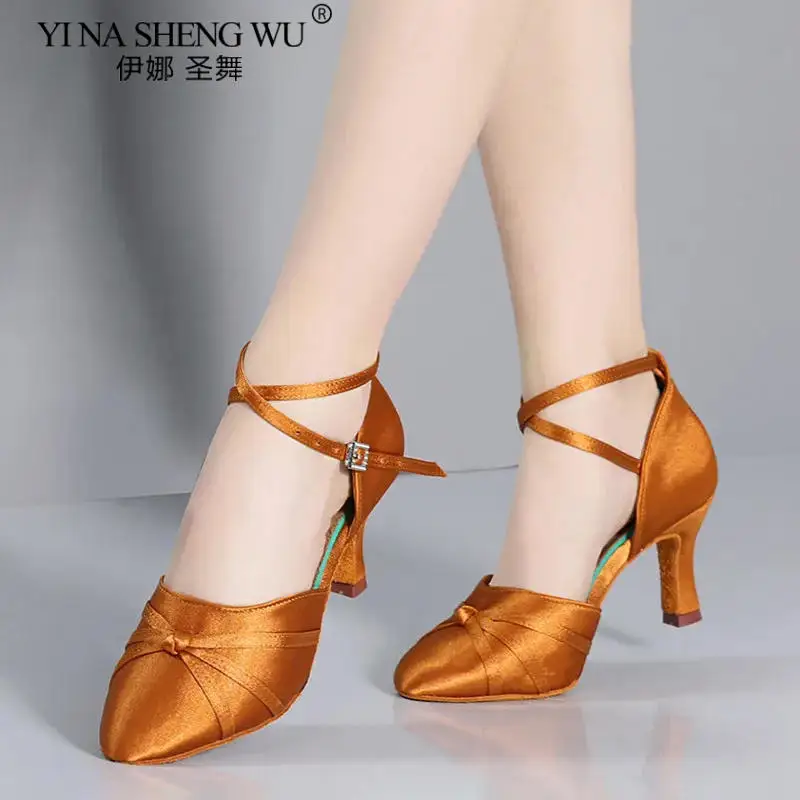 ダンス用のモダンシューズ 女の子用女性用ラテンダンスシューズ レディース社交タンゴダンスシューズ クローズドサルサ練習靴