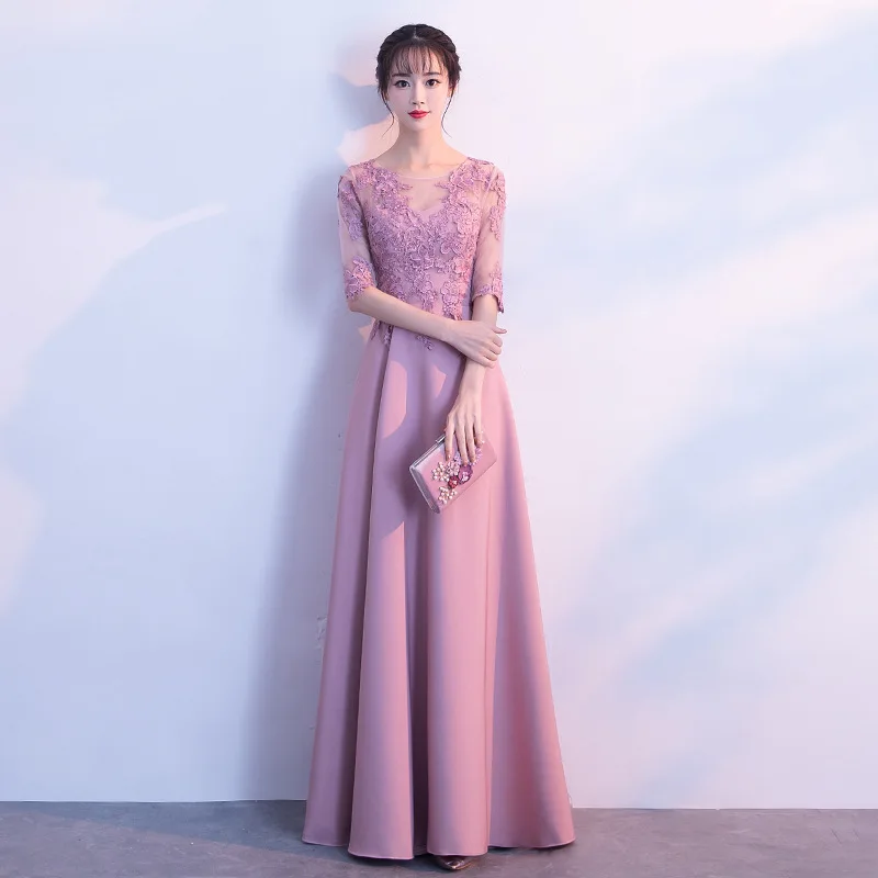 فستان كورال جديد لخريف 2025 للنساء بياقة على شكل v وأكمام طويلة أنيق طويل نمط الاجتماع السنوي فستان المضيف فستان خفيف أنيق