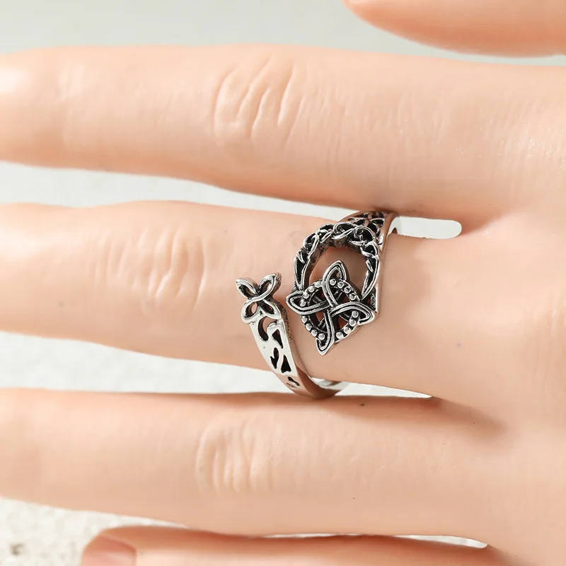 Witches Protection Knot Vintage Chic Design Irregular Silvery Ring for Unisex Fashion Personality Banquet Festival Charm Jewelry