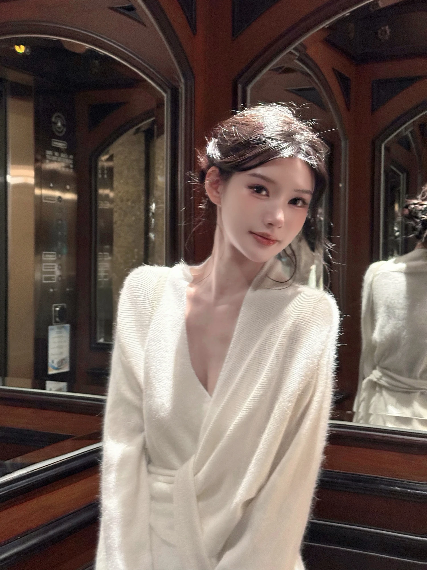 

Soft Light Cold White V-Neck Lazy Style Belted Bear Fur Yarn Sweater Inner Wear Robe Spring Knitted Shirt Women's Princess St...