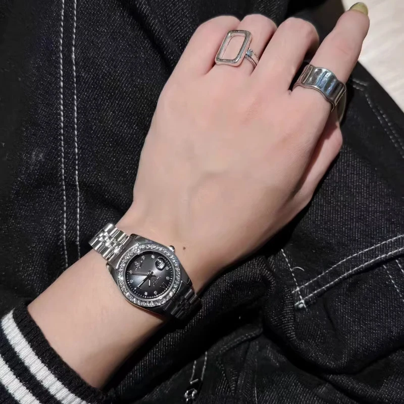 New waterproof women's watch fades into a sense of luxury, elegant, light luxury, fashion trend, automatic quartz watch
