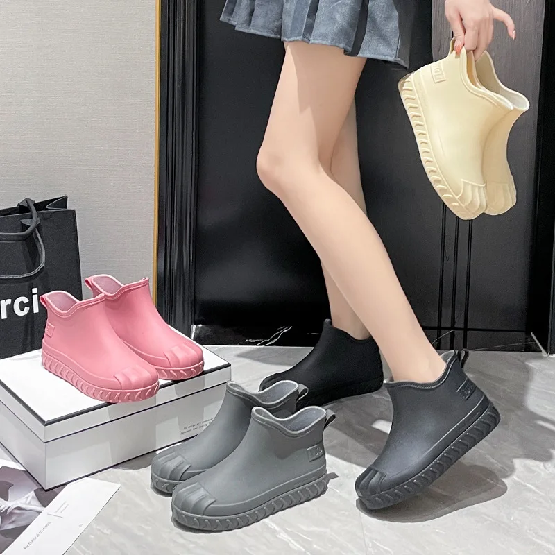 

Four-Season Women's Short Cotton-Enhanced Rain Boots Fashionable Adult Ladies Waterproof Non-Slip Warm Booties for All Seasons
