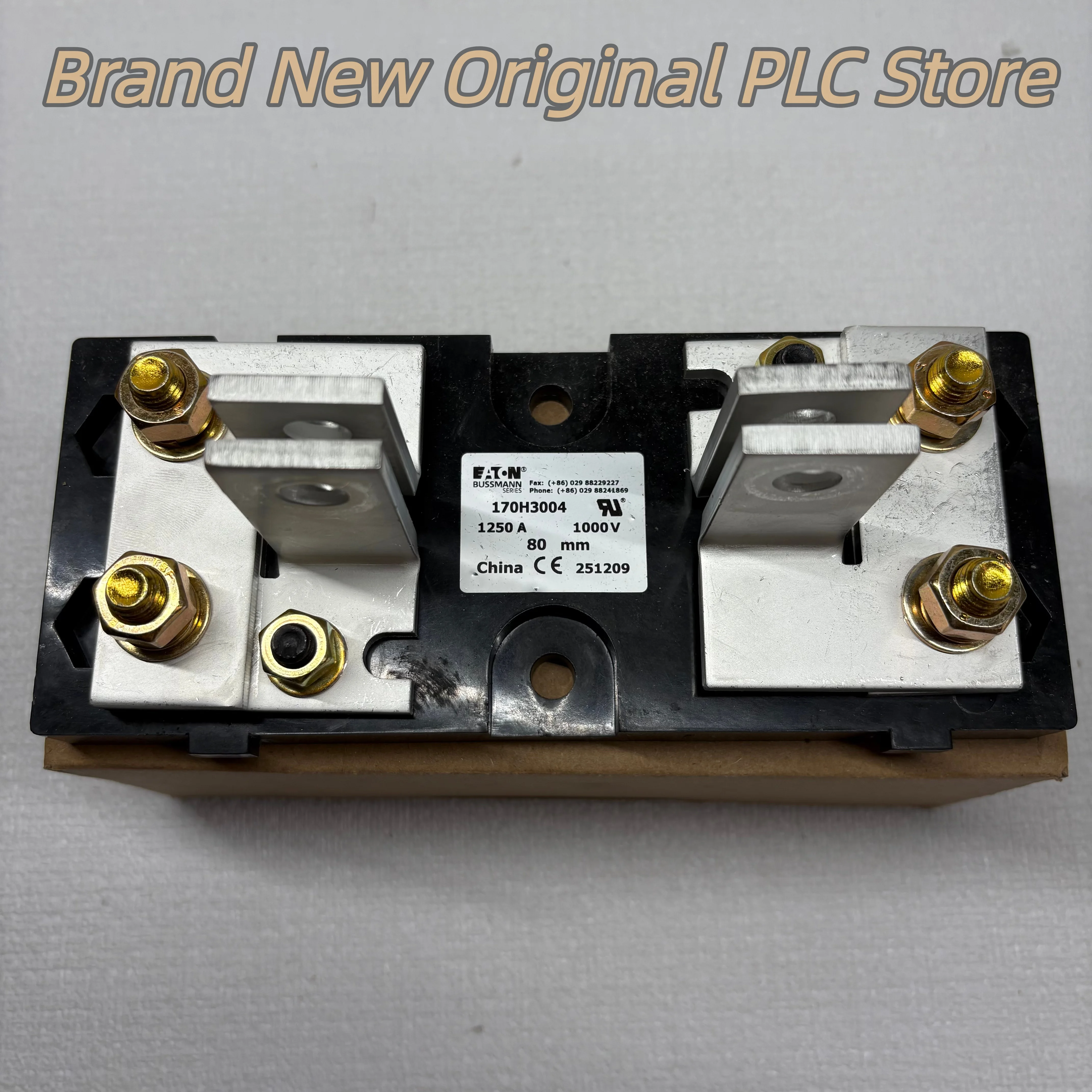 

170H3004 fuse new in box holder