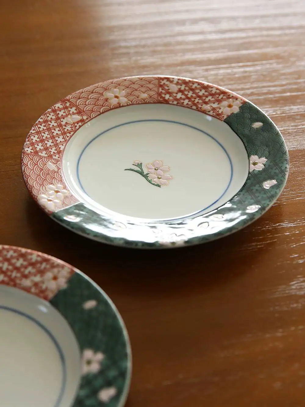 Japanese Imported Kutani Ware By Master Craftsman Miyamoto Nijō, Hand-Painted Cherry Blossom Round Plate, High-Value Ceramic